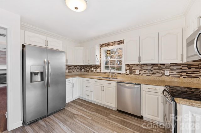 2240 Lawton Bluff Road, Charlotte, NC 28226