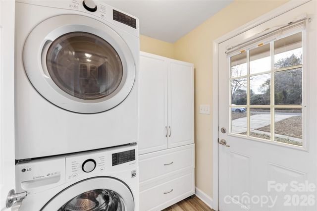 2240 Lawton Bluff Road, Charlotte, NC 28226