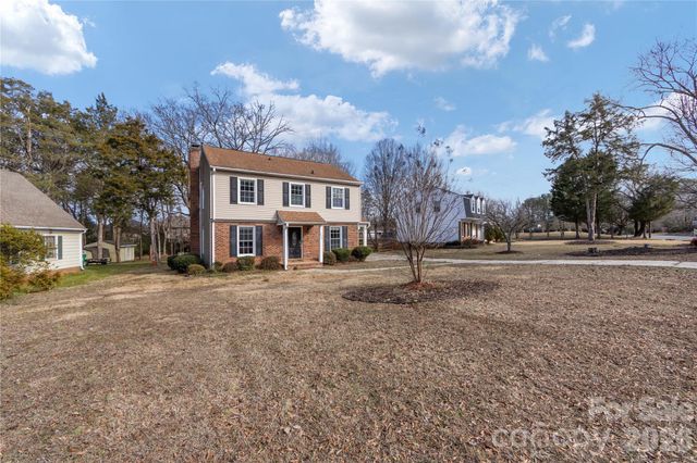 2240 Lawton Bluff Road, Charlotte, NC 28226
