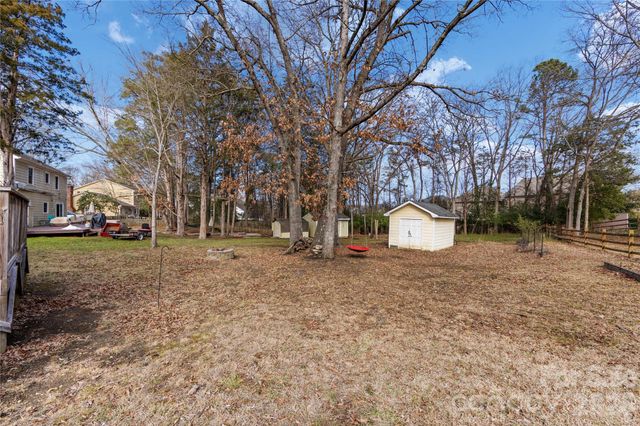 2240 Lawton Bluff Road, Charlotte, NC 28226