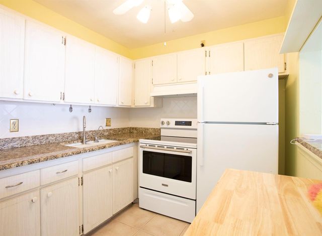 3160 Lake Osborne Drive 108, Lake Worth Beach, FL 33461