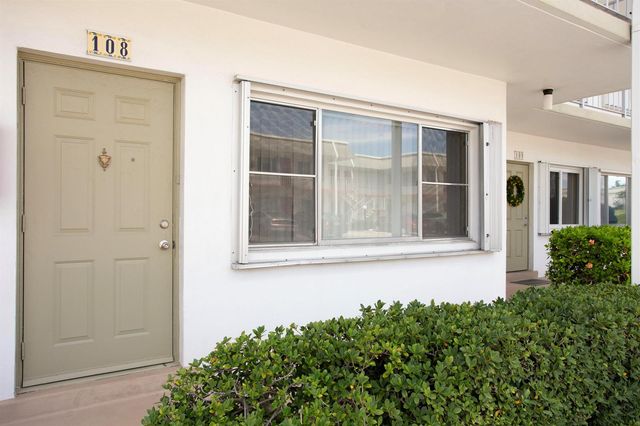 3160 Lake Osborne Drive 108, Lake Worth Beach, FL 33461