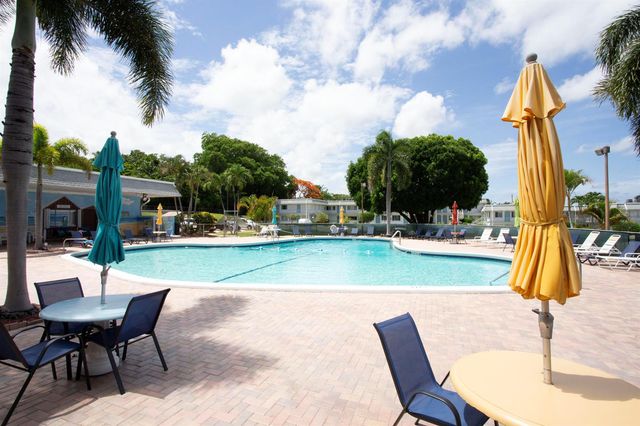 3160 Lake Osborne Drive 108, Lake Worth Beach, FL 33461