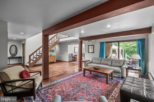 5 GLEN LAKE DR, Medford, NJ 08055