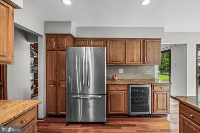 5 GLEN LAKE DR, Medford, NJ 08055