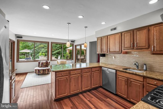 5 GLEN LAKE DR, Medford, NJ 08055