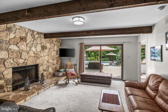 5 GLEN LAKE DR, Medford, NJ 08055