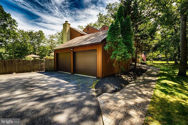5 GLEN LAKE DR, Medford, NJ 08055