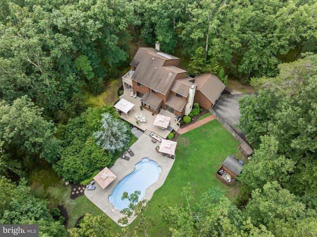 5 GLEN LAKE DR, Medford, NJ 08055