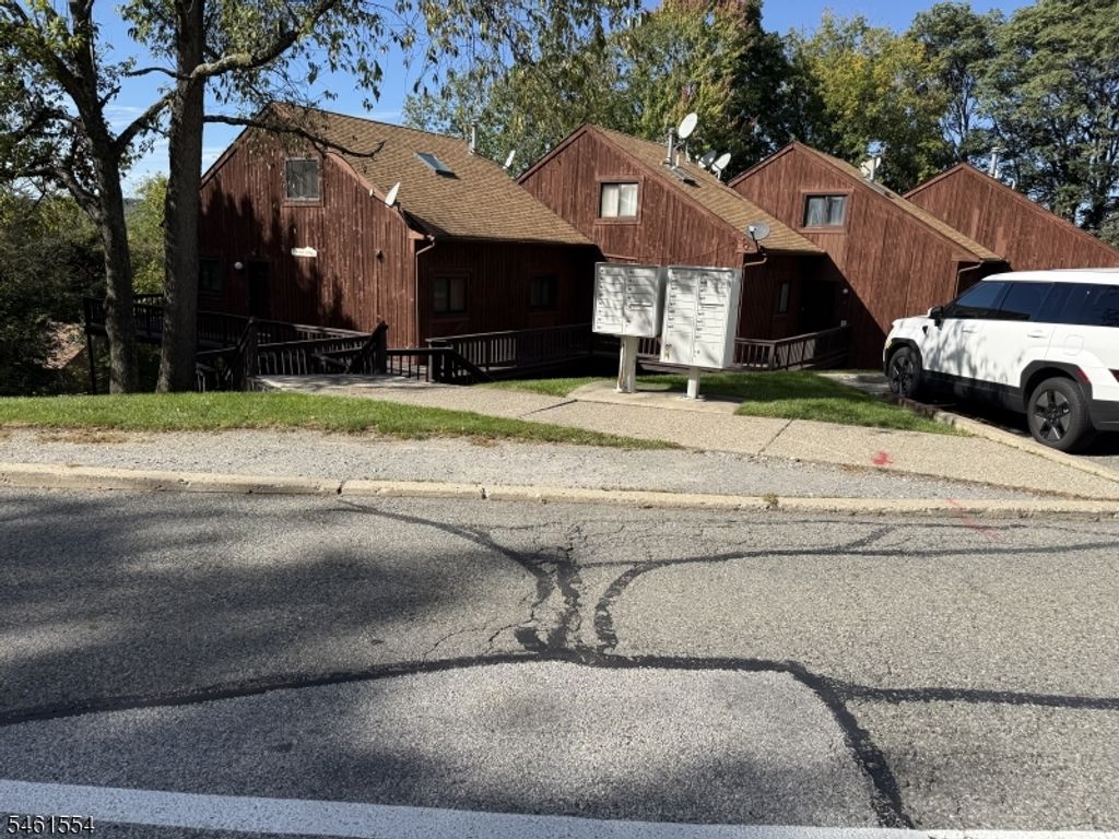 11 Great Gorge Dr 6, Vernon Twp., NJ 07462 — exterior