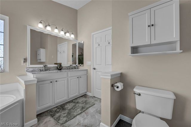 979 Lonetree Court, Brunswick, OH 44212