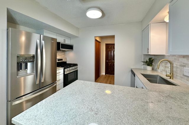 3883 Dolomite Drive, Eagan, MN 55122