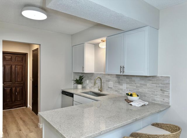 3883 Dolomite Drive, Eagan, MN 55122