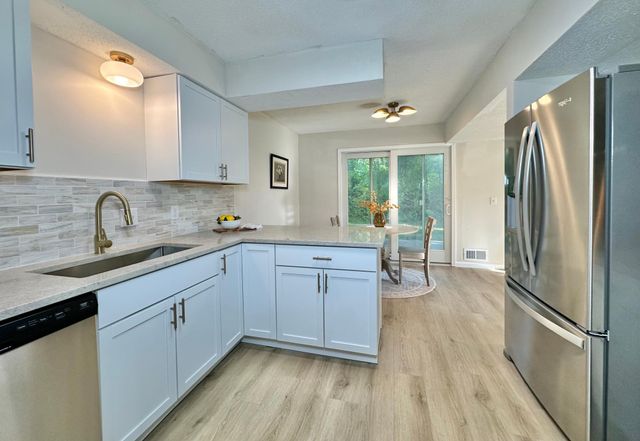 3883 Dolomite Drive, Eagan, MN 55122