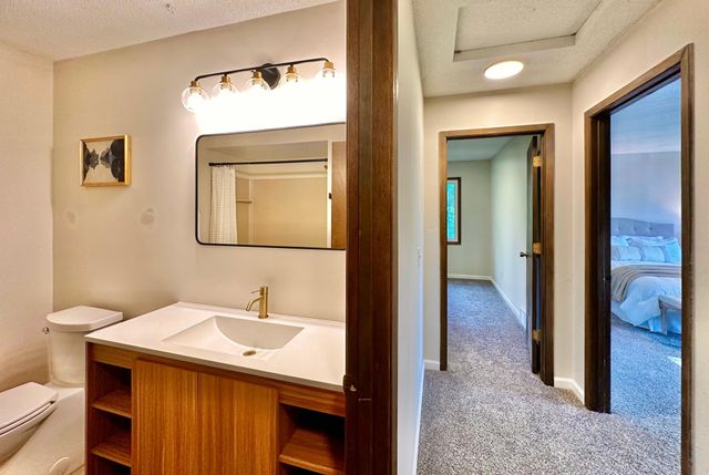 3883 Dolomite Drive, Eagan, MN 55122