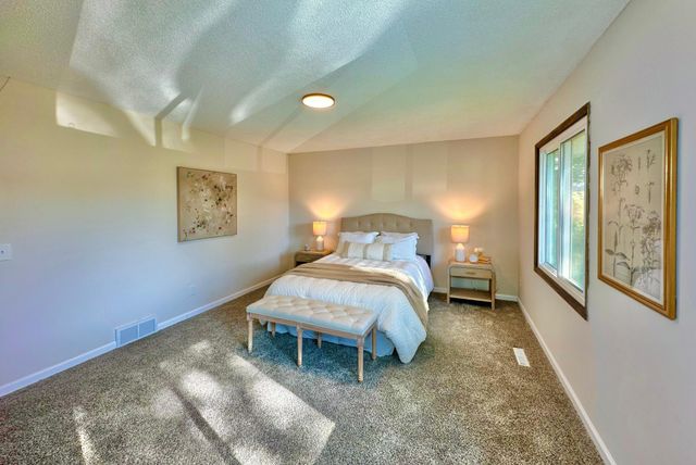 3883 Dolomite Drive, Eagan, MN 55122