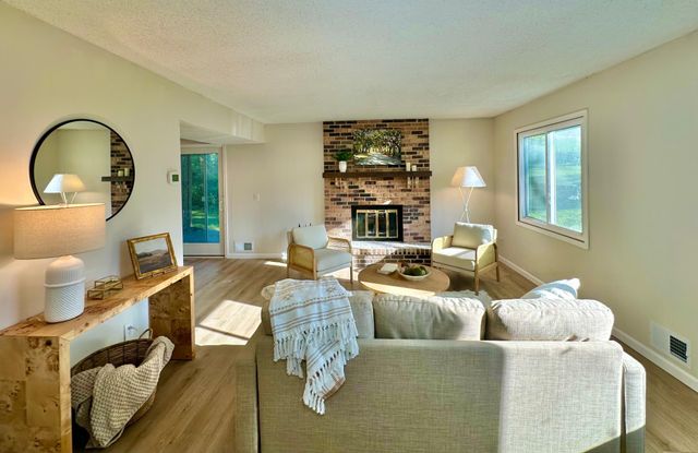 3883 Dolomite Drive, Eagan, MN 55122