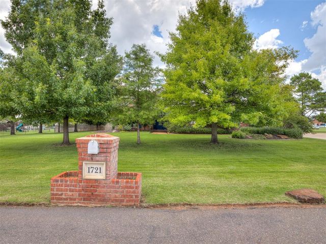 1721 Graces Terrace, Edmond, OK 73025