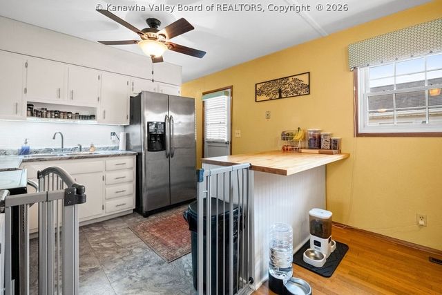 219 Melrose Drive, Hurricane, WV 25526