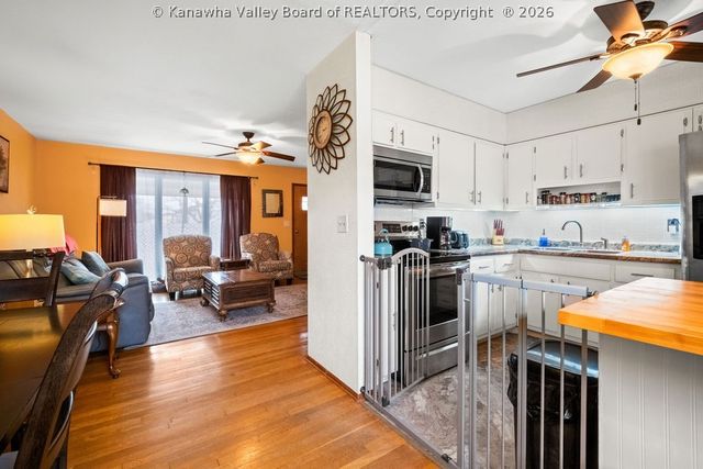 219 Melrose Drive, Hurricane, WV 25526