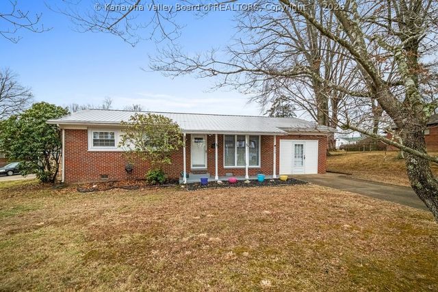 219 Melrose Drive, Hurricane, WV 25526