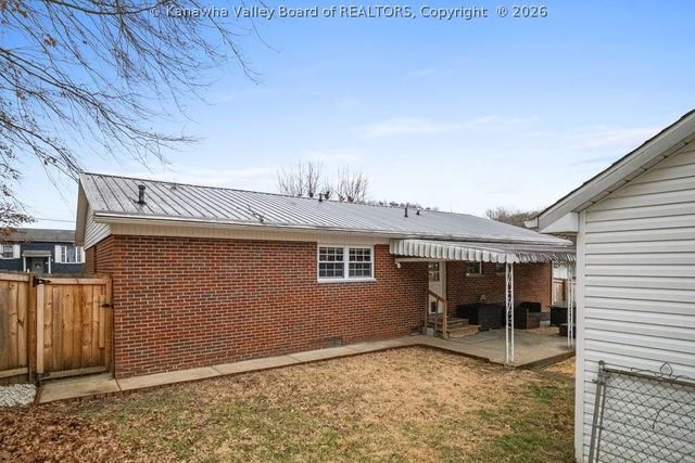 219 Melrose Drive, Hurricane, WV 25526