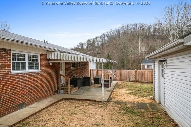 219 Melrose Drive, Hurricane, WV 25526