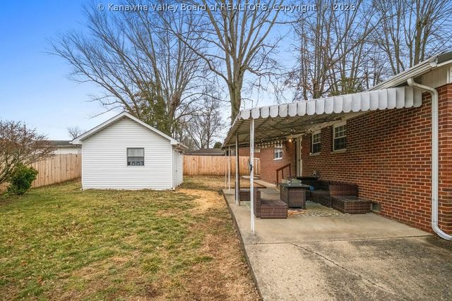 219 Melrose Drive, Hurricane, WV 25526