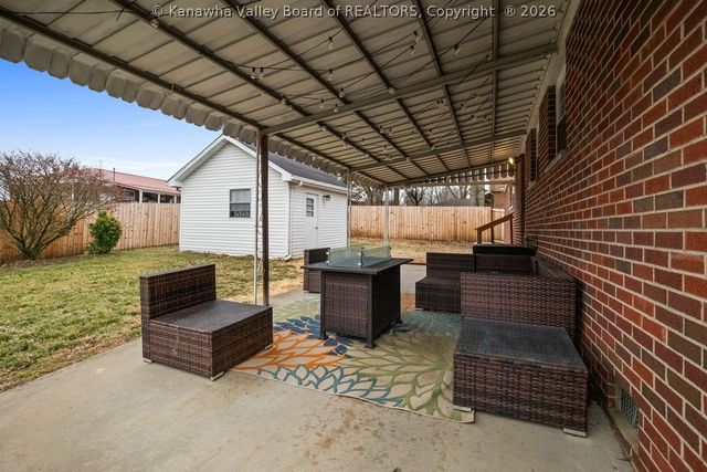 219 Melrose Drive, Hurricane, WV 25526