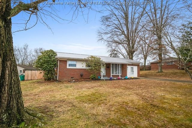 219 Melrose Drive, Hurricane, WV 25526