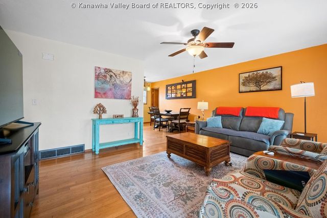 219 Melrose Drive, Hurricane, WV 25526