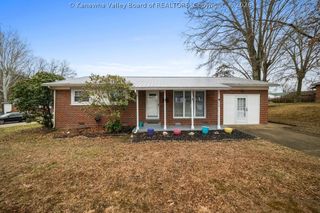 219 Melrose Drive, Hurricane, WV 25526