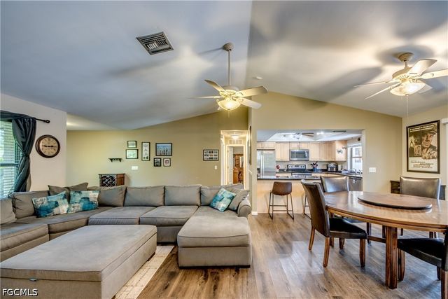3723 SE 2nd PL, Cape Coral, FL 33904