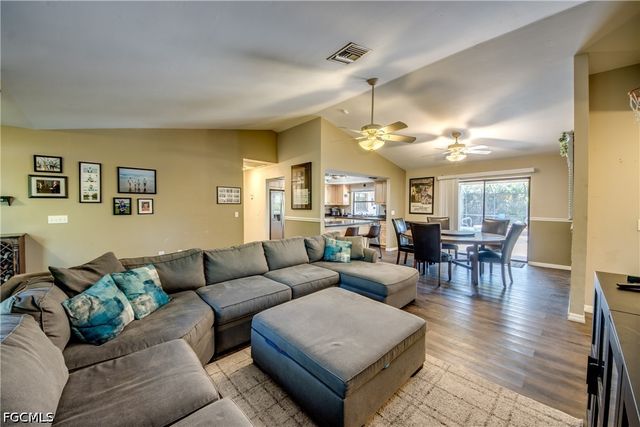 3723 SE 2nd PL, Cape Coral, FL 33904