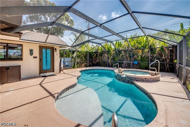 3723 SE 2nd PL, Cape Coral, FL 33904
