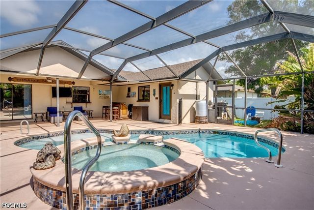 3723 SE 2nd PL, Cape Coral, FL 33904