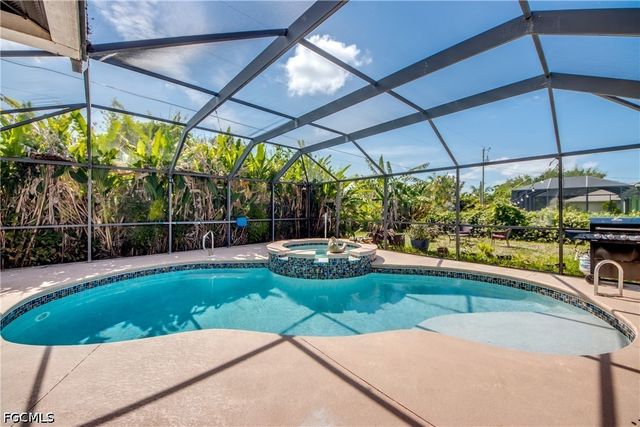 3723 SE 2nd PL, Cape Coral, FL 33904