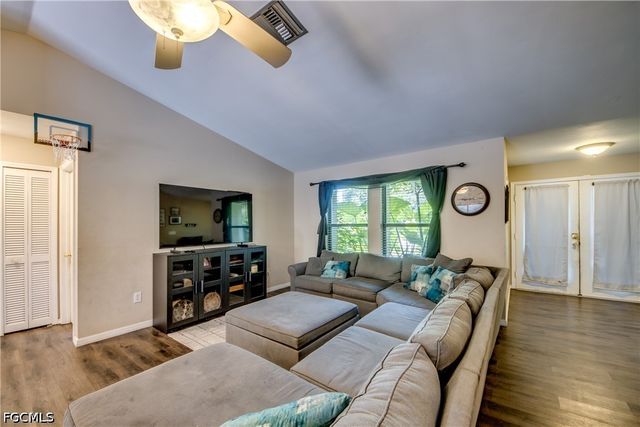 3723 SE 2nd PL, Cape Coral, FL 33904