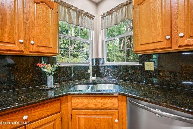 18 Queens Pass, Colts Neck, NJ 07722