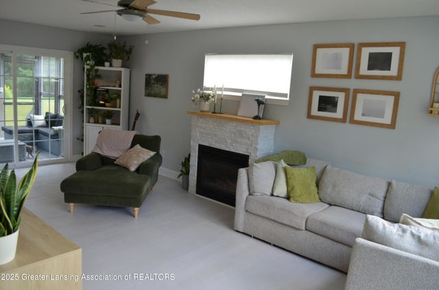 702 N Oakland Drive, Laingsburg, MI 48848