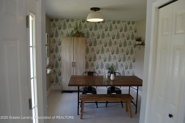 702 N Oakland Drive, Laingsburg, MI 48848