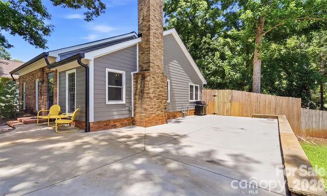7112 Walterboro Road, Charlotte, NC 28227