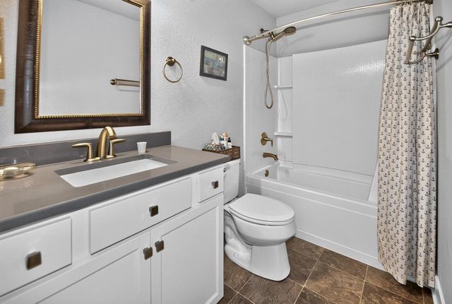 5714 Richwood LANE, Racine, WI 53402