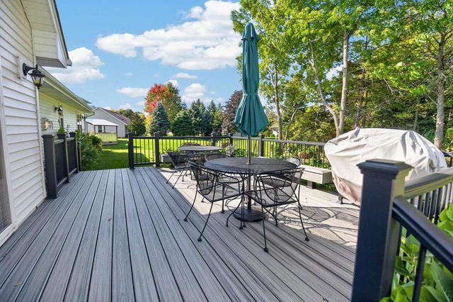 5714 Richwood LANE, Racine, WI 53402