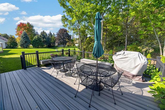 5714 Richwood LANE, Racine, WI 53402