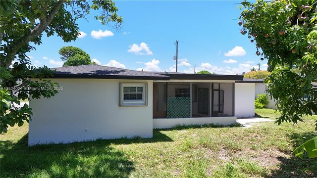 2568 NW 34th Ter, Lauderdale Lakes, FL 33311