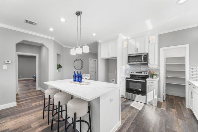 639 Legendary Lane, Gun Barrel City, TX 75156