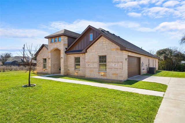 639 Legendary Lane, Gun Barrel City, TX 75156