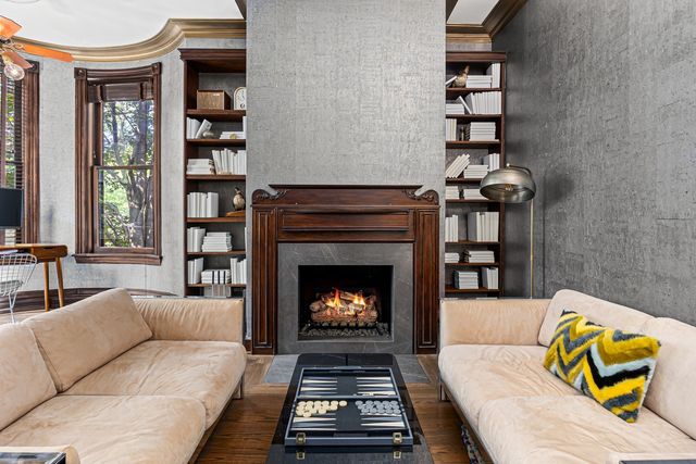 2138 W Caton Street, Chicago, IL 60647