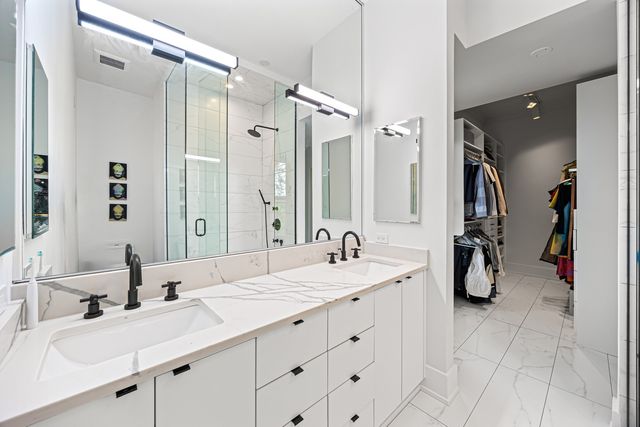 2138 W Caton Street, Chicago, IL 60647